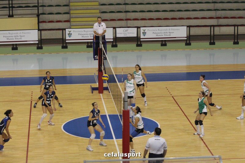 111030 volley 238_tn.jpg